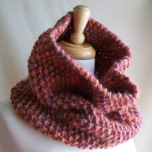 Ladies chunky cowl Girls infinity scarf Fall color Sangria Dusty rose wool Hand knit