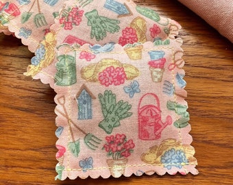 Set of 5 Handmade lavender sachets vintage pink gardening fabric pouch linen drawers cottagecore