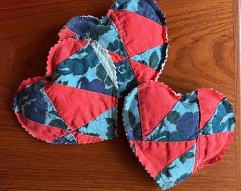 Handmade heart lavender sachets vintage red blue quilt patchwork pouch linen drawers set of 3 Valentine’s Day rustic shabby chic decor