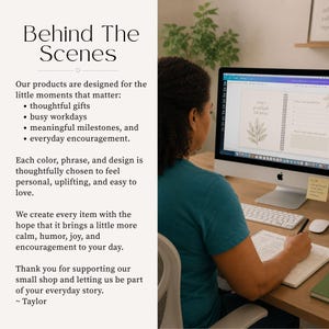 Puede incluir: Un gr&aacute;fico digital con el texto Behind The Scenes, seguido de una lista de objetivos de dise&ntilde;o de productos que incluyen regalos atentos y d&iacute;as de trabajo ocupados. La imagen muestra una pantalla de ordenador con un diario de gratitud.