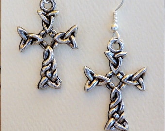 Boucles d'oreilles croix celtique irlandaise en étain
