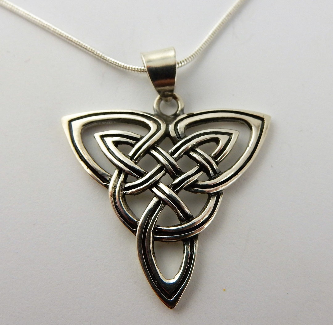 Sterling Silver Celtic Trinity Knot Unisex Pendant on an 18" Silver ...
