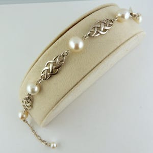 Sterling silver Celtic Knot bracelet with White Pearls, Adjustable