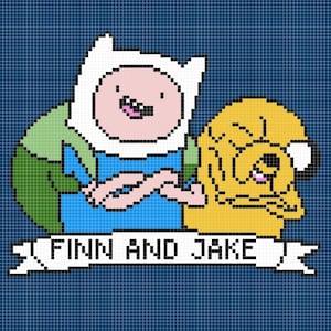 Op de afbeelding: Gepixeld beeld van Finn en Jake uit Adventure Time op een blauwe rasterachtergrond. Finn, met een witte hoed en blauw shirt, staat naast Jake, een gele hond. De tekst "FINN AND JAKE" staat op een banner hieronder.
