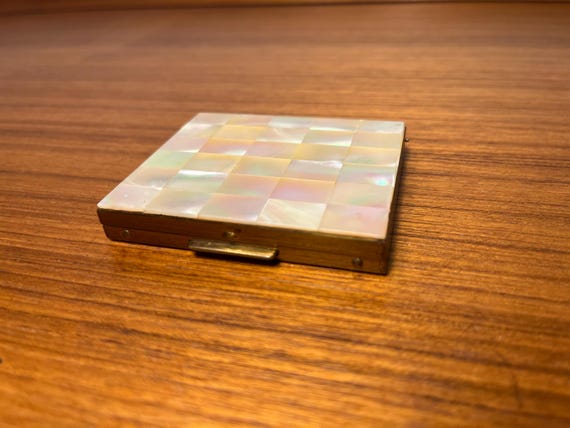 Vintage Mother of Pearl Elgin American Powder Compact Mid Century  Vintage Mother of Pearl Compact main image 2