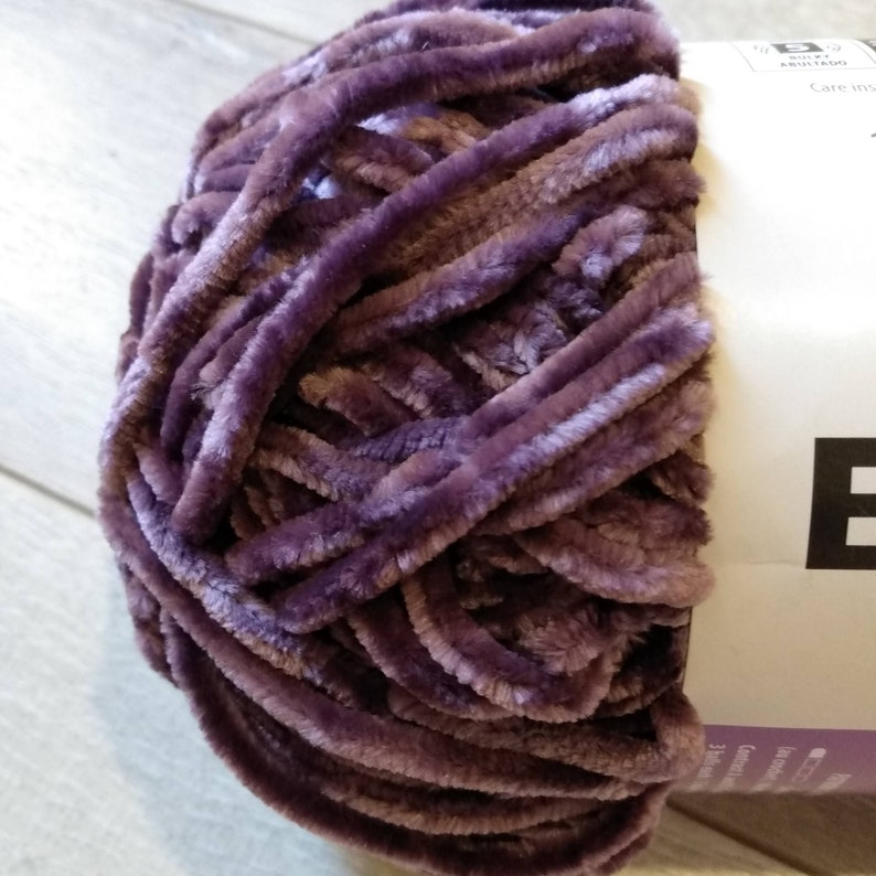 Bernat Velvet Yarn ~ PRINCE ~ New ~ Free Shipping