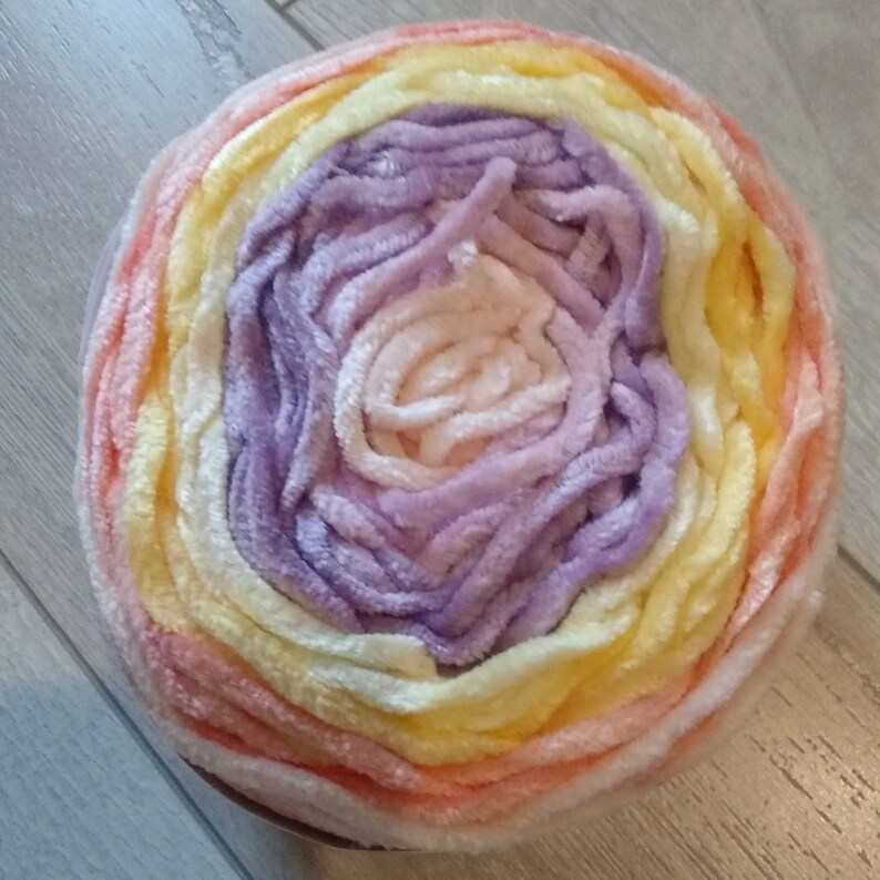Lion Brand Ice Cream Deluxe Yarn ~ Cherry Grove ~ New ~ Free Shipping