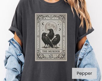 Chemise carte de tarot corbeau, t-shirt graphique corbeau, chemise gothique Witchcore, t-shirt lune corbeau | Chemise d'Halloween pour elle | Esthétique universitaire sombre
