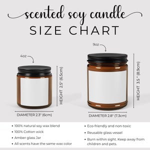 Pode incluir: Uma tabela de tamanhos para velas de soja perfumadas. A imagem mostra dois frascos de vidro &acirc;mbar com tampas pretas. O frasco menor tem 6 cm de di&acirc;metro e 6,5 cm de altura. O frasco maior tem 7,3 cm de di&acirc;metro e 8,9 cm de altura.