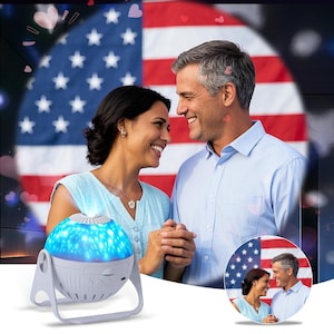 以下が含まれることがあります： 星空効果のある白と青の星型プロジェクター。プロジェクターは、アメリカ国旗の前で笑顔のカップルの前にあります。プロジェクターにはスタンドとコントロールボタンが付いています。