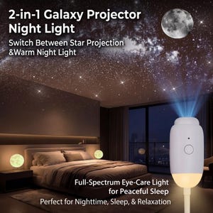 Op de afbeelding: Een witte 2-in-1 Galaxy Projector Nachtlamp projecteert een sterrenhemel en een warm nachtlampje op het plafond van een slaapkamer. De tekst luidt: "Switch Between Star Projection & Warm Night Light." Het licht is ontworpen voor een rustige slaap.