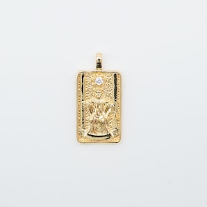 Ciondolo Tarocchi Giustizia in Oro - Ciondolo Tarocchi con Carta in Zirconia cubica e Micro Zirconia cubica per la creazione di gioielli spirituali