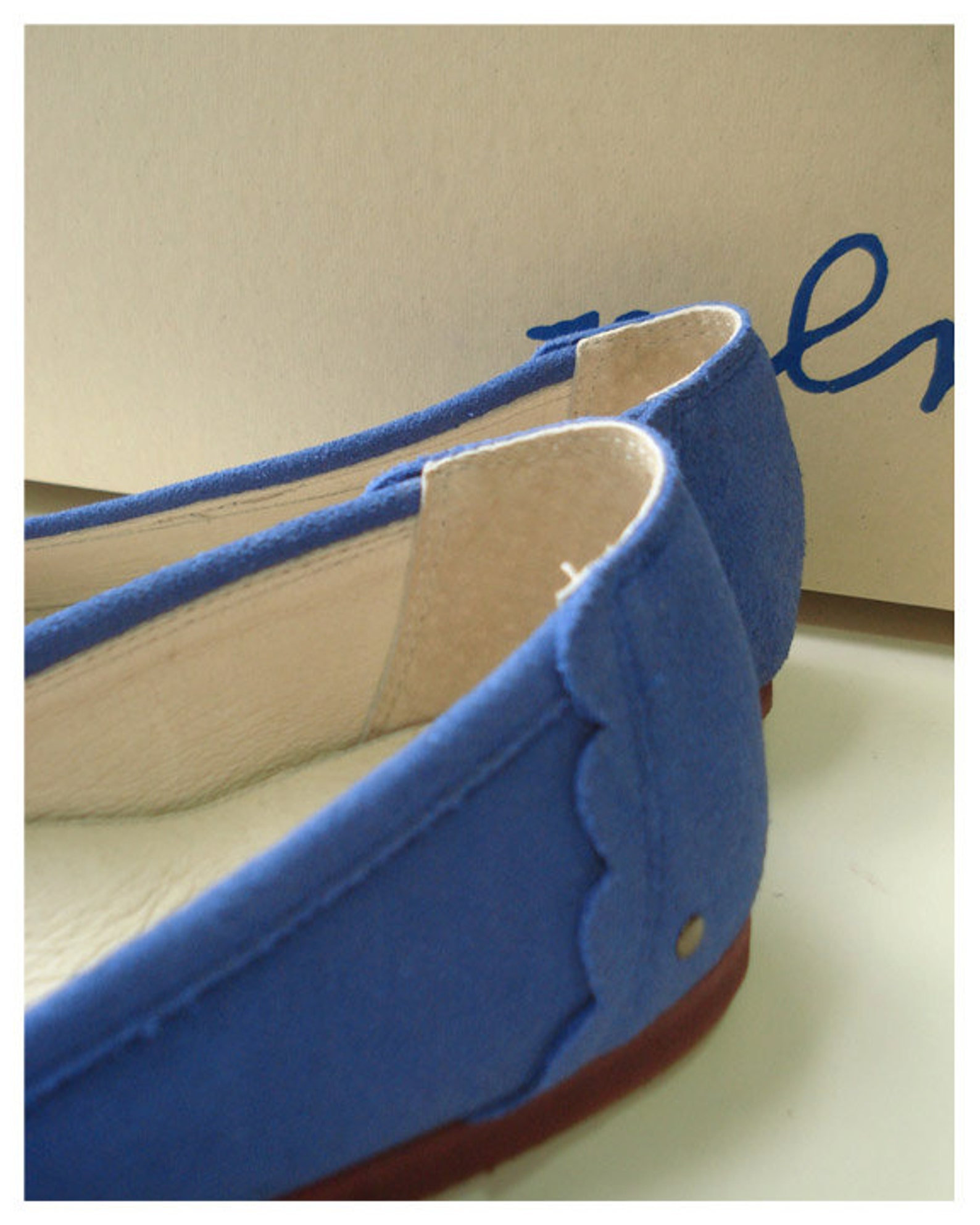 dolly navy, suede ballet flat shoes come with arch suppert , very soft and comfortable