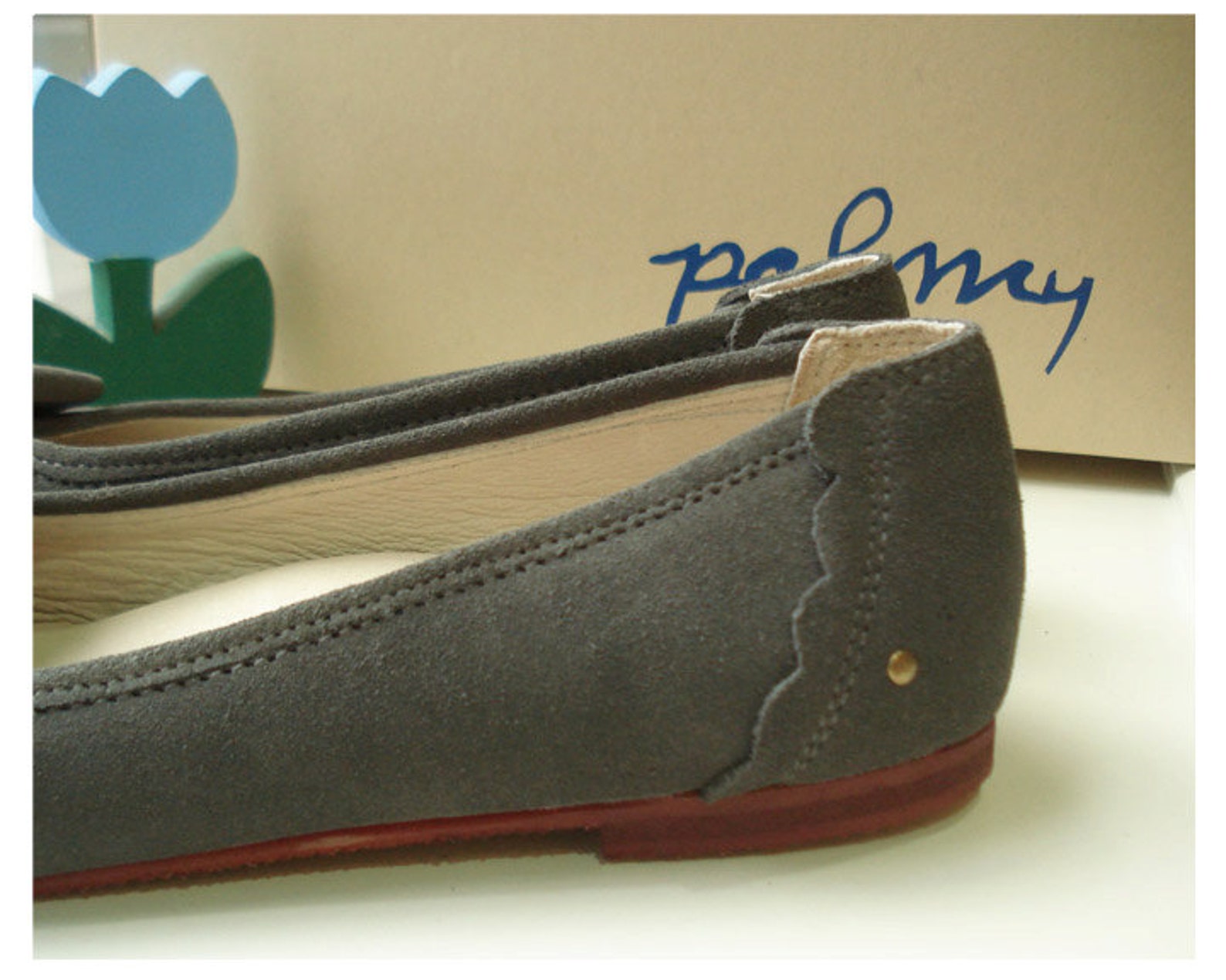 dolly dust, suede ballet flat shoes come with arch suppert , very soft and comfortable