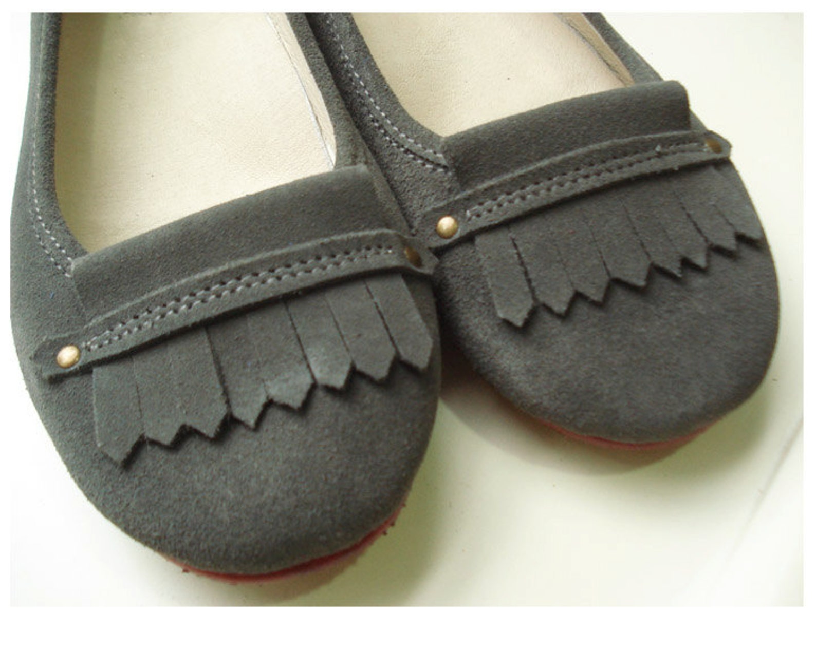 dolly dust, suede ballet flat shoes come with arch suppert , very soft and comfortable