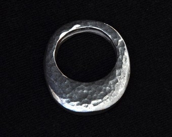 Anillo de plata esterlina martillada a mano: banda moderna texturizada, talla 7