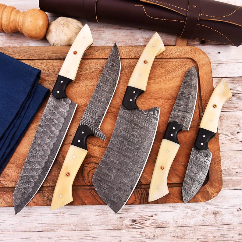 Chef Knives 5 Pcs, Damascus Knife Set, Personalised Chef Set, Kitchen Knives with Leather Roll, Professional Cooking Knives, Custom Chef Knife Set, Hand-Forged Knives, Kitchen Knife Gift Set, Damascus Steel Blades,Anniversary Gift, Culinary Knife Set
