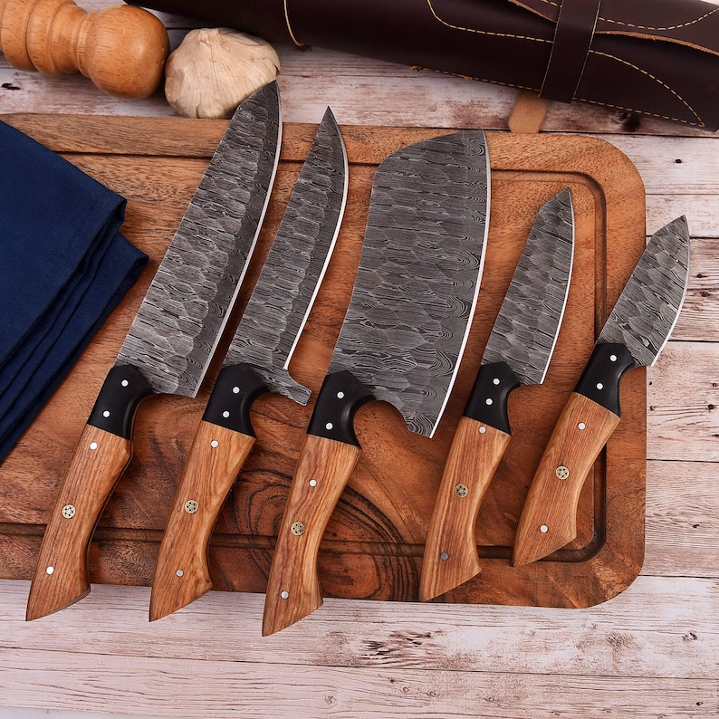 Chef Knives 5 Pcs, Damascus Knife Set, Personalised Chef Set, Kitchen Knives with Leather Roll, Professional Cooking Knives, Custom Chef Knife Set, Hand-Forged Knives, Kitchen Knife Gift Set, Damascus Steel Blades,Anniversary Gift, Culinary Knife Set