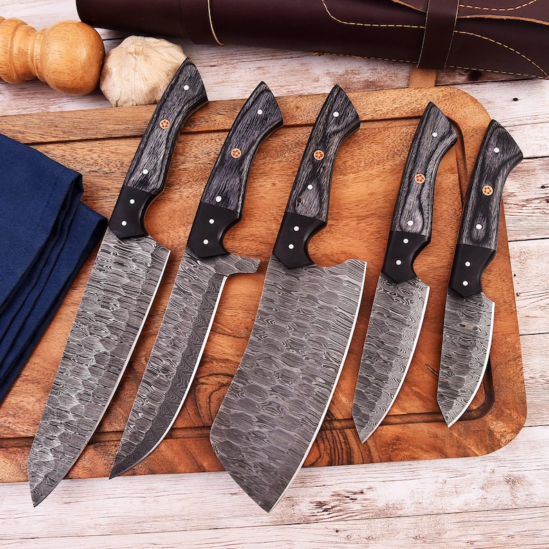 Chef Knives 5 Pcs, Damascus Knife Set, Personalised Chef Set, Kitchen Knives with Leather Roll, Professional Cooking Knives, Custom Chef Knife Set, Hand-Forged Knives, Kitchen Knife Gift Set, Damascus Steel Blades,Anniversary Gift, Culinary Knife Set