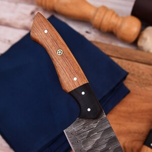 Chef Knives 5 Pcs, Damascus Knife Set, Personalised Chef Set, Kitchen Knives with Leather Roll, Professional Cooking Knives, Custom Chef Knife Set, Hand-Forged Knives, Kitchen Knife Gift Set, Damascus Steel Blades,Anniversary Gift, Culinary Knife Set