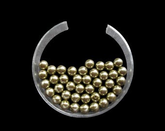 Preciosa Pearl Effect Light Green 6mm Fully Drilled Round Maxima 40 Piece Pack