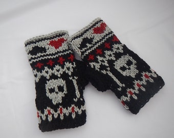 Mittens with skulls/Knit fingerless gloves/ fingerless mittens/skull pattern/ Wrist warmers