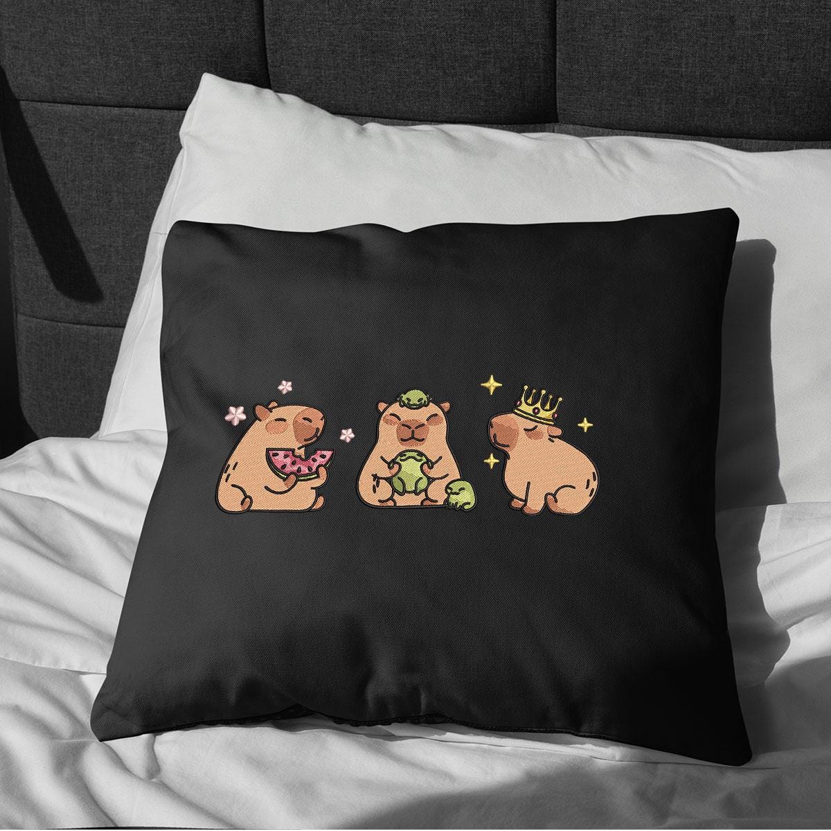 2 Federe Cuscino 45x45 Con Simpatici Capibara – Morbide In Poliestere – Per Divano, Camera Letto, Auto – Cuscino Decorativo