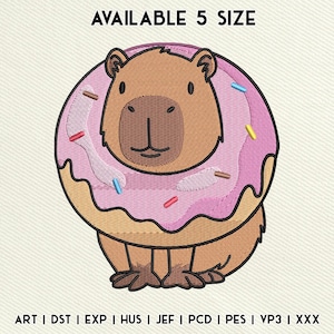 Może przedstawiać: Haftowany wzór przedstawiający kapibarę z różowym pączkiem wokół głowy, ozdobionym posypką. U góry widnieje napis "AVAILABLE 5 SIZE". Poniżej znajduje się tekst "ART | DST | EXP | HUS | JEF | PCD | PES | VP3 | XXX".