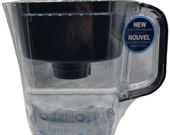 フィルターが内蔵されたモダンなデザインの水容器