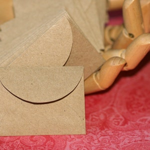 Mini enveloppes Kraft (50) ... Minuscule Enveloppe Itty Bitty Teeny Tooth Fairy Merci Enveloppes Faites à la main Enveloppes Mignonnes Enveloppes Mariage Livre d’Or
