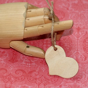 Wood Heart Tags (25) ... Inachevé Bois Country Style Mariage BRICOLAGE Mariage Valentin Livre d’Or Alternative Natural Wooden Tags Étiquettes Cadeaux