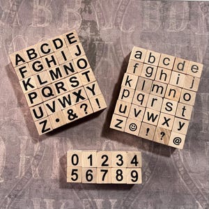 Jeu de tampons alphabet en caoutchouc - chiffres majuscules minuscules montés sur bois lettres majuscules Arial moyennes fournitures créatives fabrication de cartes d'invitation bricolage