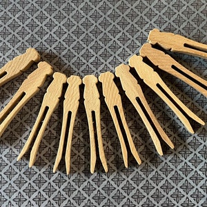 62 Wood Craft Clothes Pins Round and Flat Top