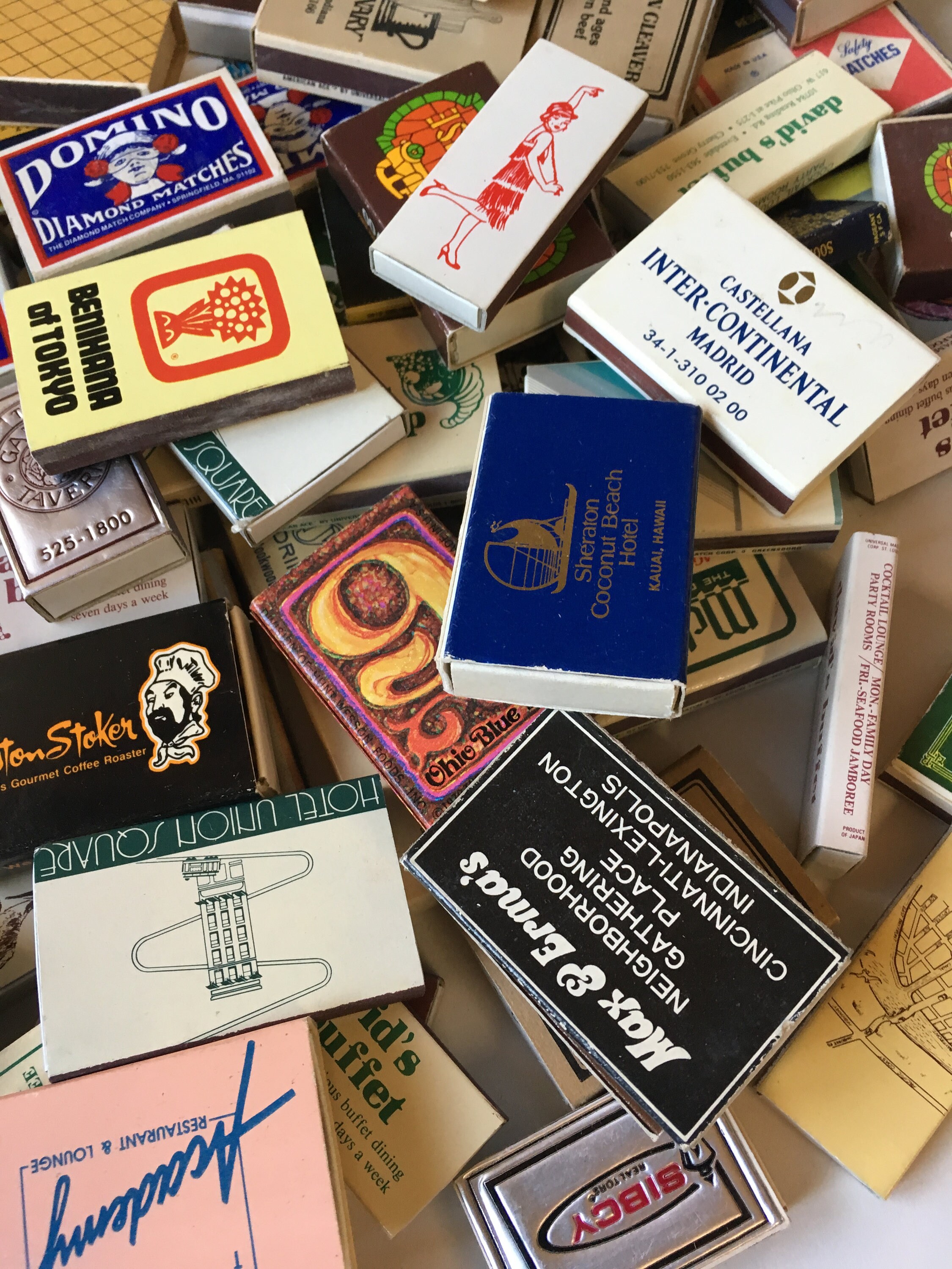MATCH BOXES - Lot of 16 vintage matchboxes hotels bars casinos restaurants wooden matches souvenirs assortment 40s 50s 60s 70s 80s 90s
