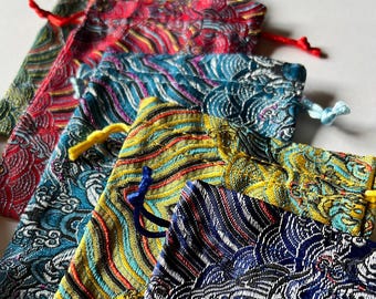 Bolsas de brocado de seda - Bolsitas pequeñas con cordón, estampadas, para guardar joyas, regalos, recuerdos de boda, maquillaje, colores llamativos, empaques bonitos y elegantes.