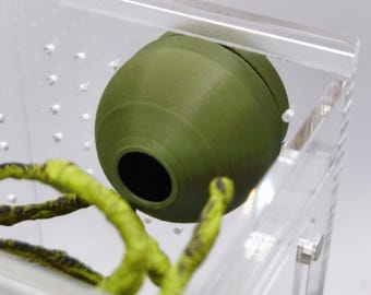 Magnetic Spider Hide-Cozy Habitat for Jumping Spiders & Small Tarantulas