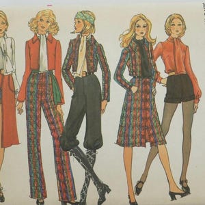 Blusa, falda, pantalones, chanclas y pantalones cortos Vogue 8152 de los años 60 (talla 10)