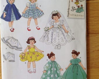 Simplicity 2775 Wardrobe for 8" dolls
