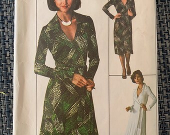 Vintage 70s Simplicity 7705 Wrap Dress - size 10 or 14