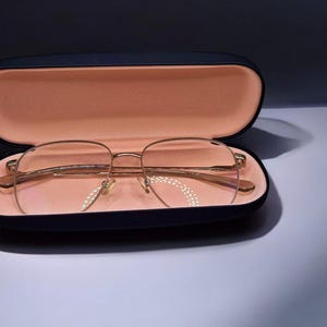 Personalized hard-shell glasses case, case for eyeglasses and sunglasses, gift idea for Mother's Day, Father's Day, birthday present image 3