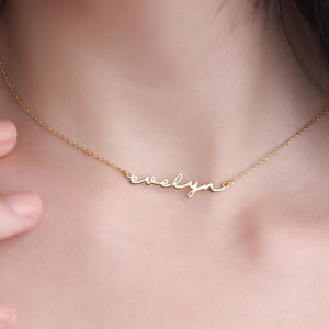 Collana con nome minuscolo personalizzato, collana con nome corsivo minimalista per la mamma, collana con lettere minuscole personalizzate per lei, gioielli fatti a mano
