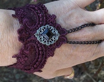 Hand Unique Soft Plum Purple Variegated Art Textile Braclet Cuff W/ ring chain