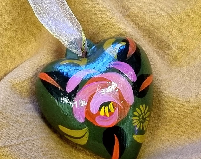Hand-painted ceramic bauble traditional floral Christmas tree love heart decorations
