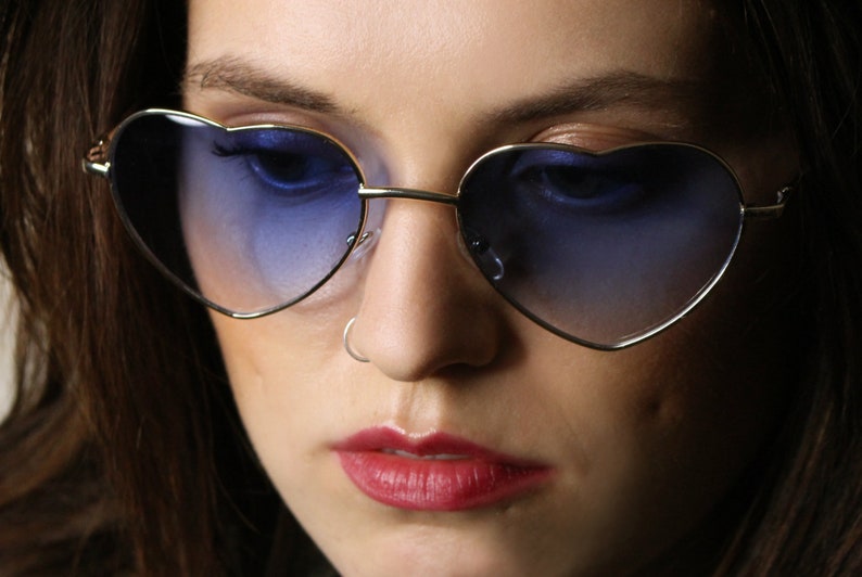 10/% OFF Reduced 70/'s 90/'s style blue ombre fade heart shaped sunglasses with gold frames
