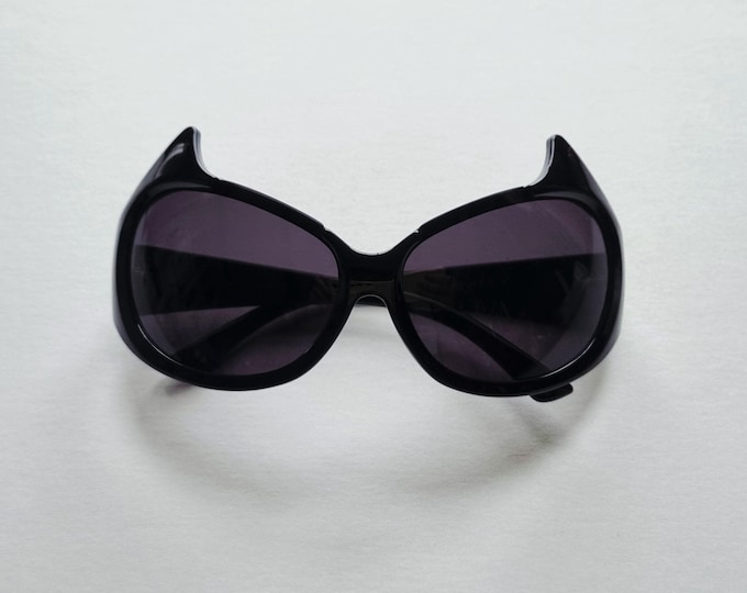 Retro black goth sunglasses cat ears - SELINA