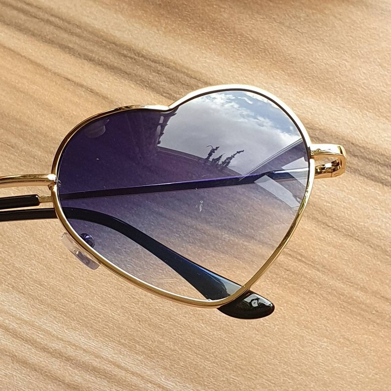 10/% OFF Reduced 70/'s 90/'s style blue ombre fade heart shaped sunglasses with gold frames