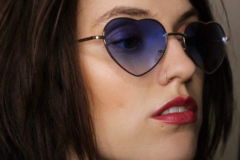 10/% OFF Reduced 70/'s 90/'s style blue ombre fade heart shaped sunglasses with gold frames
