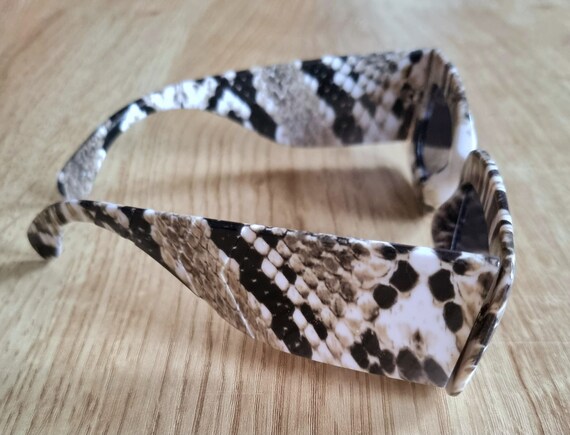 Chunky snakeskin rectangular sunglasses black tin… - image 5