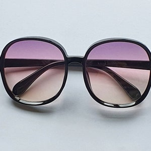 Oversized 70s sunglasses Black frames & retro 80s tinted ombre lenses FARAH image 6