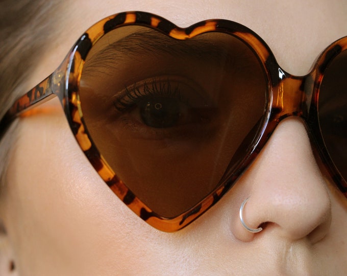 70s heart shaped sunglasses Retro oversized brown tortoise shell effect shades DEBBIE